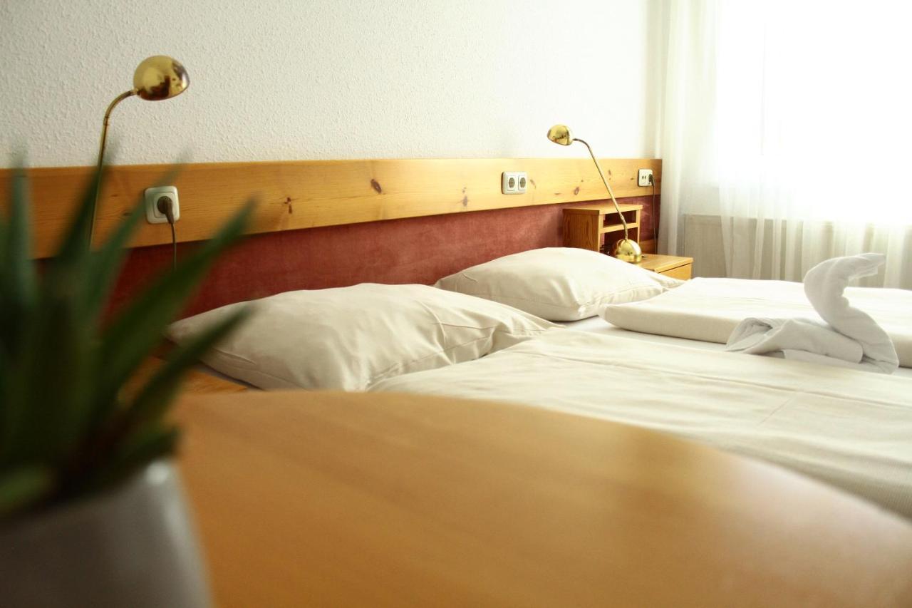 Pension Mueller Gartner Gross-Enzersdorf Bagian luar foto
